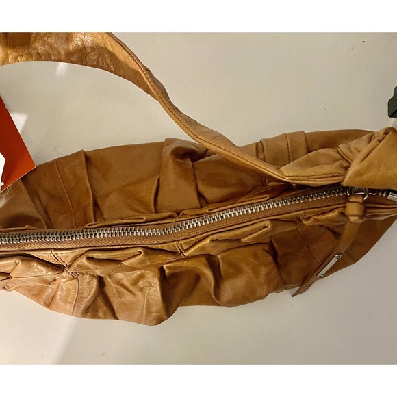 NWT Elliot Luca Y2K Retro Hipster Leather Shoulder Bag with Zip Close in Cognac - Picture 11 of 15